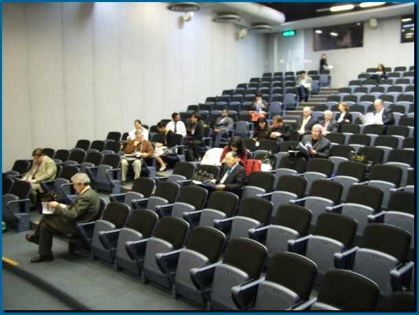 602x451 pixels (105K)